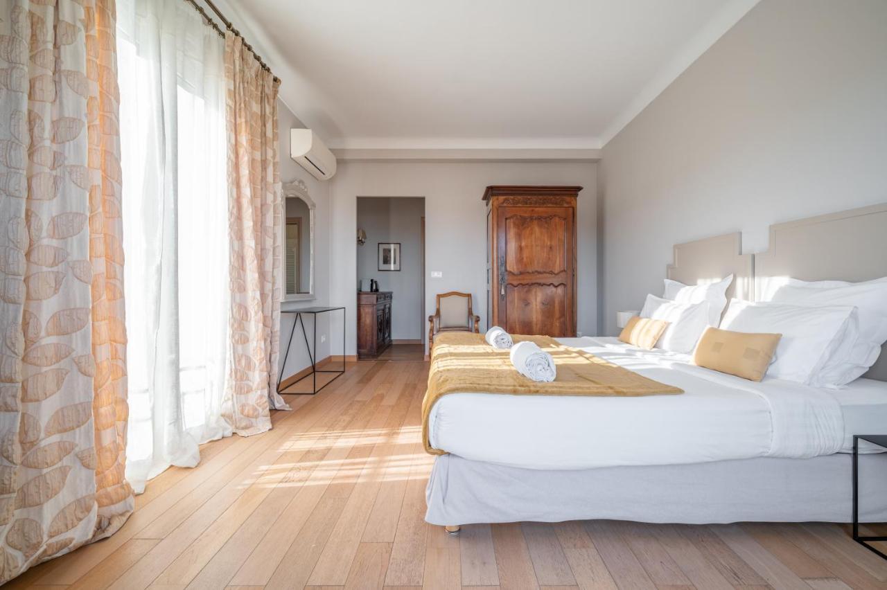 La Fabrique A Poupees - Chambres Et Appartements De Charme Au Coeur De ม็องตง ภายนอก รูปภาพ
