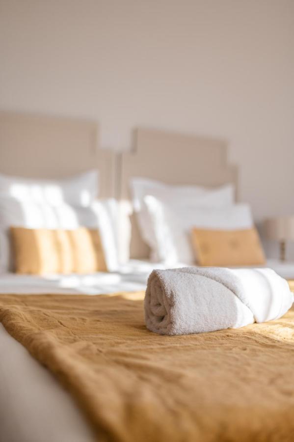 La Fabrique A Poupees - Chambres Et Appartements De Charme Au Coeur De ม็องตง ภายนอก รูปภาพ