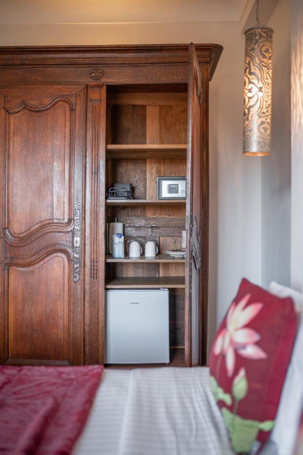 La Fabrique A Poupees - Chambres Et Appartements De Charme Au Coeur De ม็องตง ภายนอก รูปภาพ