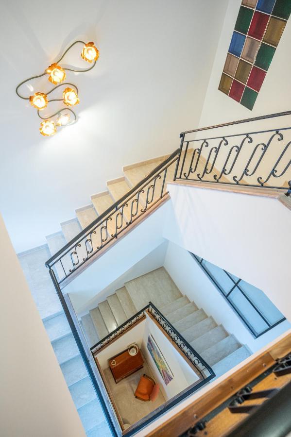 La Fabrique A Poupees - Chambres Et Appartements De Charme Au Coeur De ม็องตง ภายนอก รูปภาพ