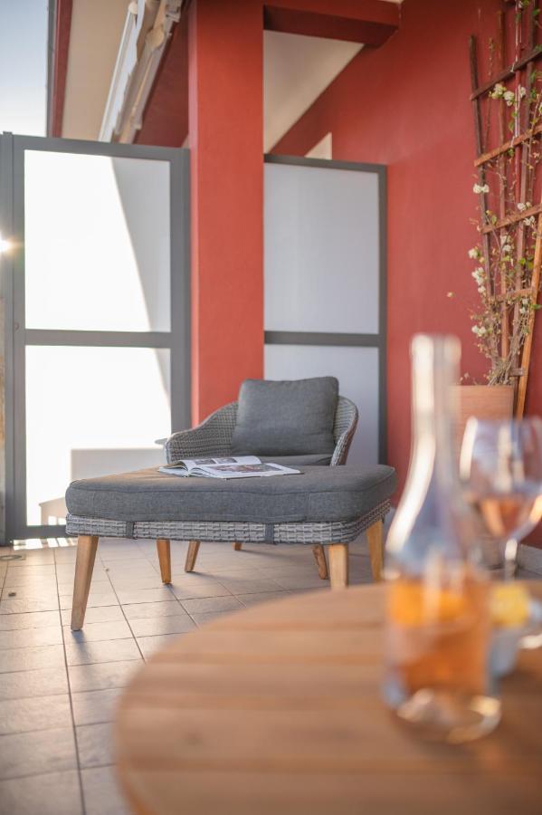 La Fabrique A Poupees - Chambres Et Appartements De Charme Au Coeur De ม็องตง ภายนอก รูปภาพ