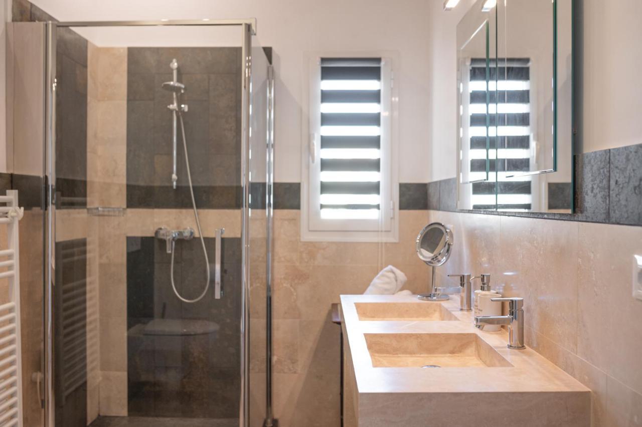 La Fabrique A Poupees - Chambres Et Appartements De Charme Au Coeur De ม็องตง ภายนอก รูปภาพ