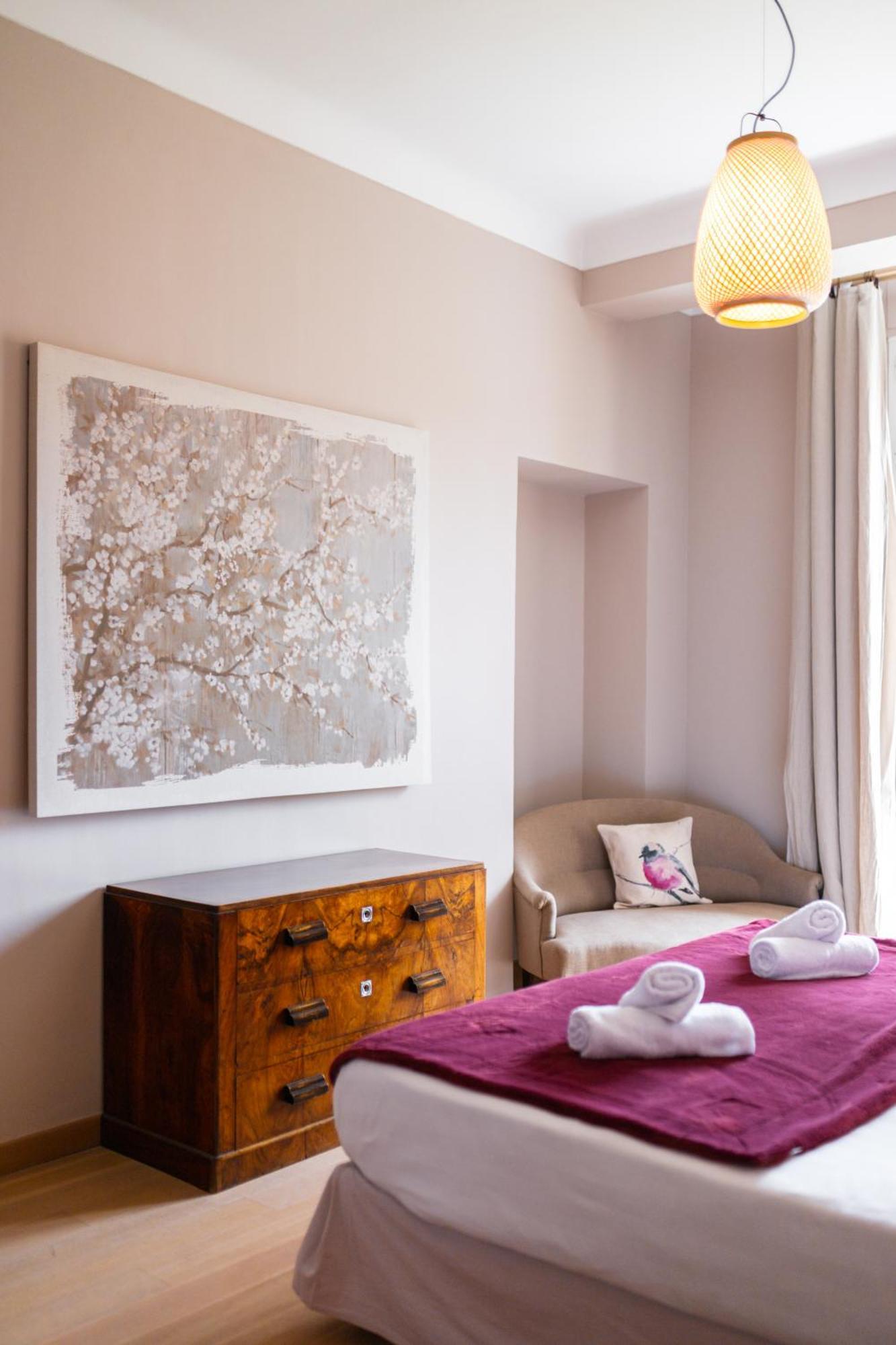 La Fabrique A Poupees - Chambres Et Appartements De Charme Au Coeur De ม็องตง ภายนอก รูปภาพ