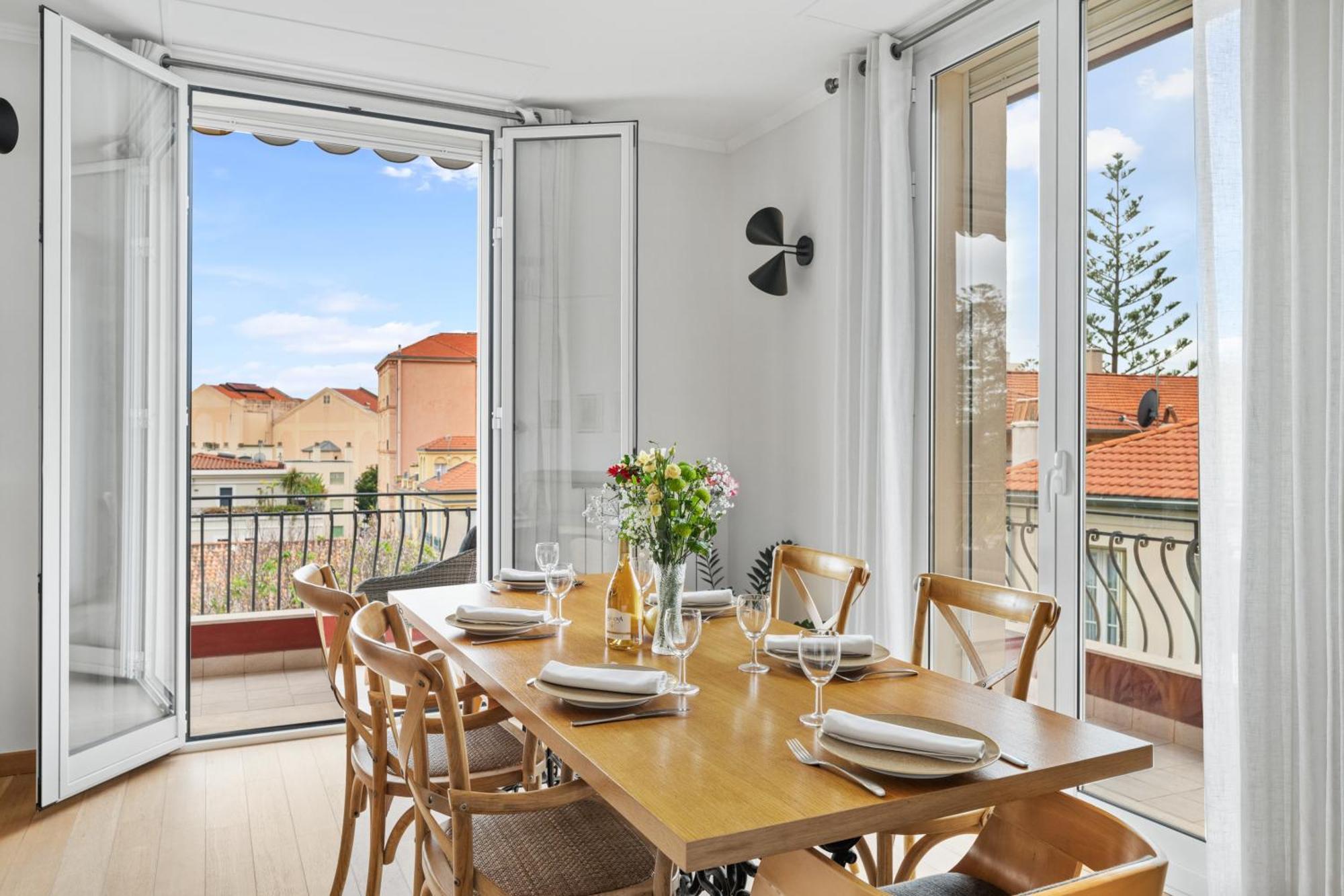 La Fabrique A Poupees - Chambres Et Appartements De Charme Au Coeur De ม็องตง ภายนอก รูปภาพ