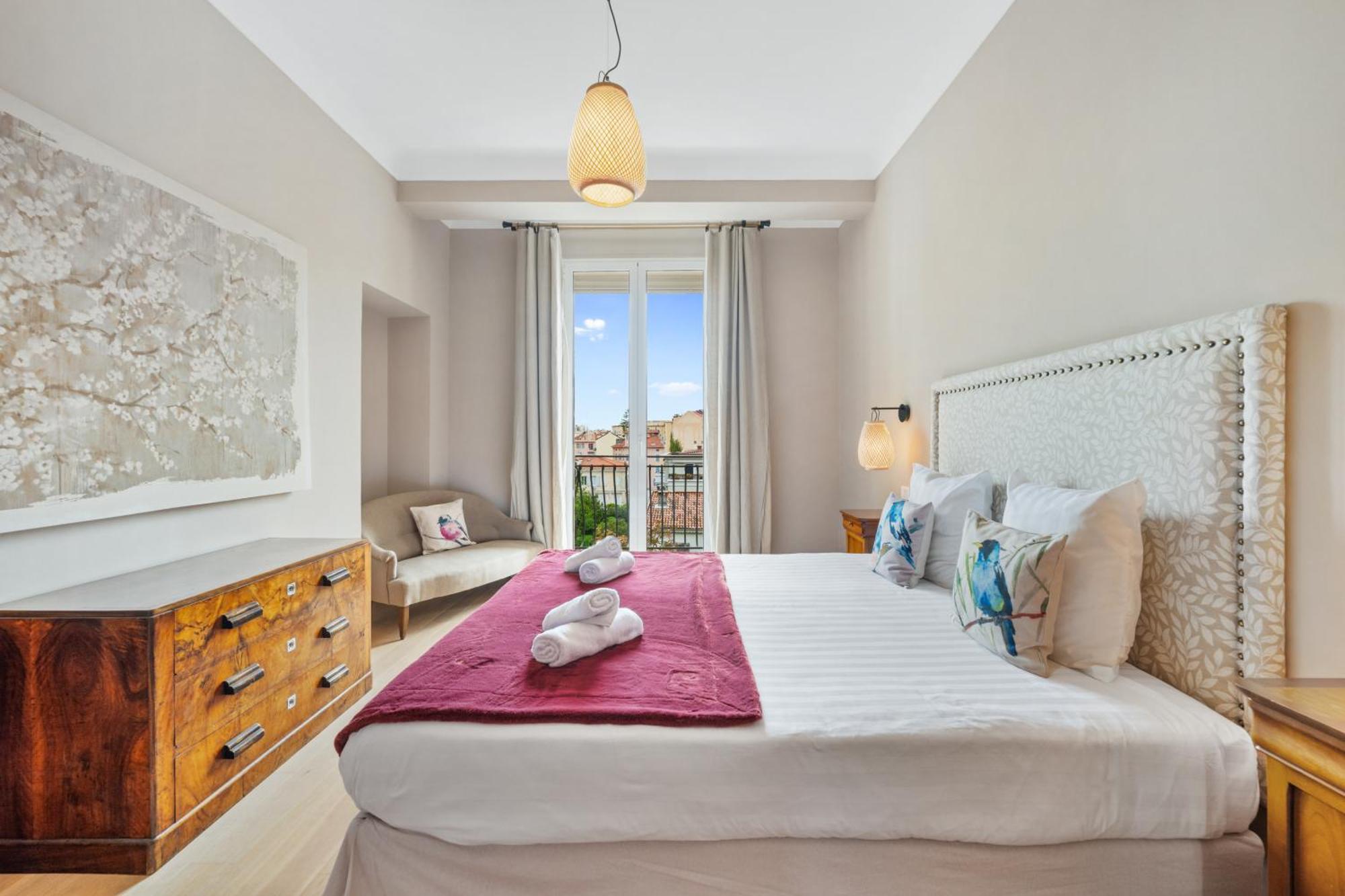 La Fabrique A Poupees - Chambres Et Appartements De Charme Au Coeur De ม็องตง ภายนอก รูปภาพ