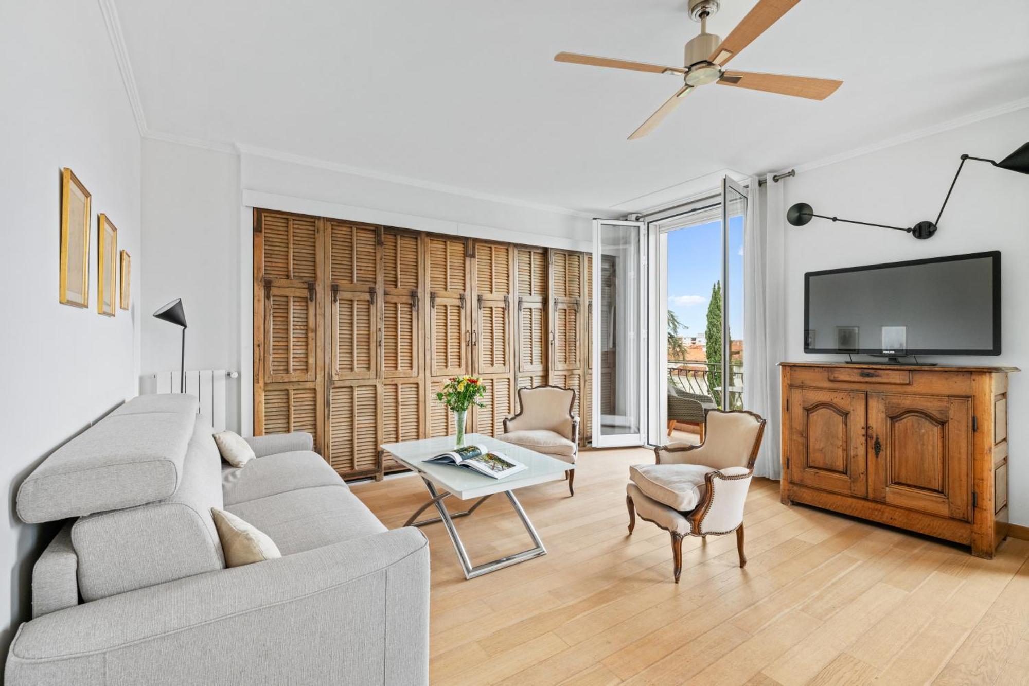 La Fabrique A Poupees - Chambres Et Appartements De Charme Au Coeur De ม็องตง ภายนอก รูปภาพ